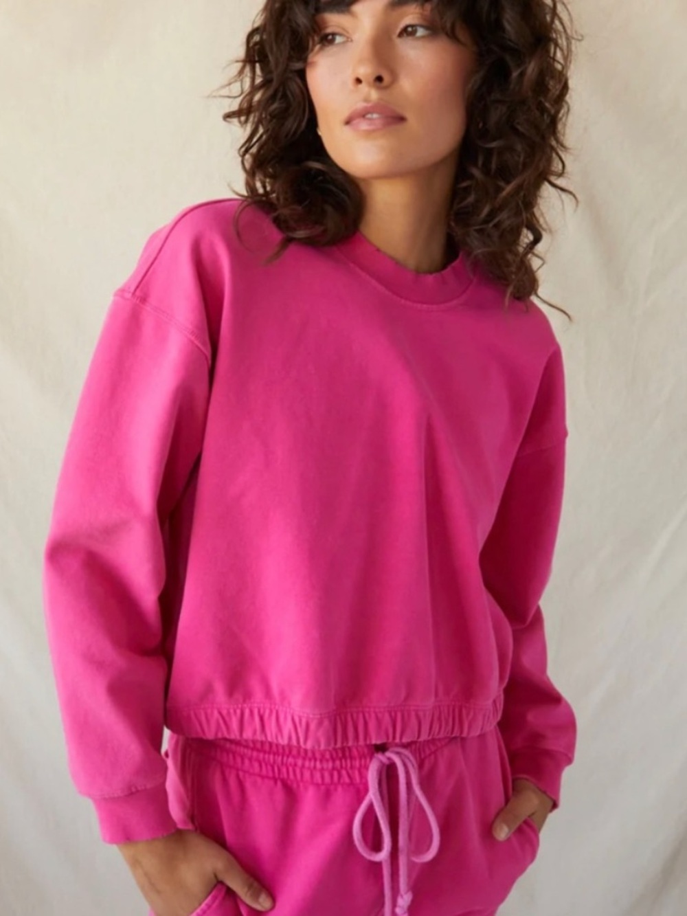 AMO Hot Pink 90ās Cropped Sweatshirt XS
